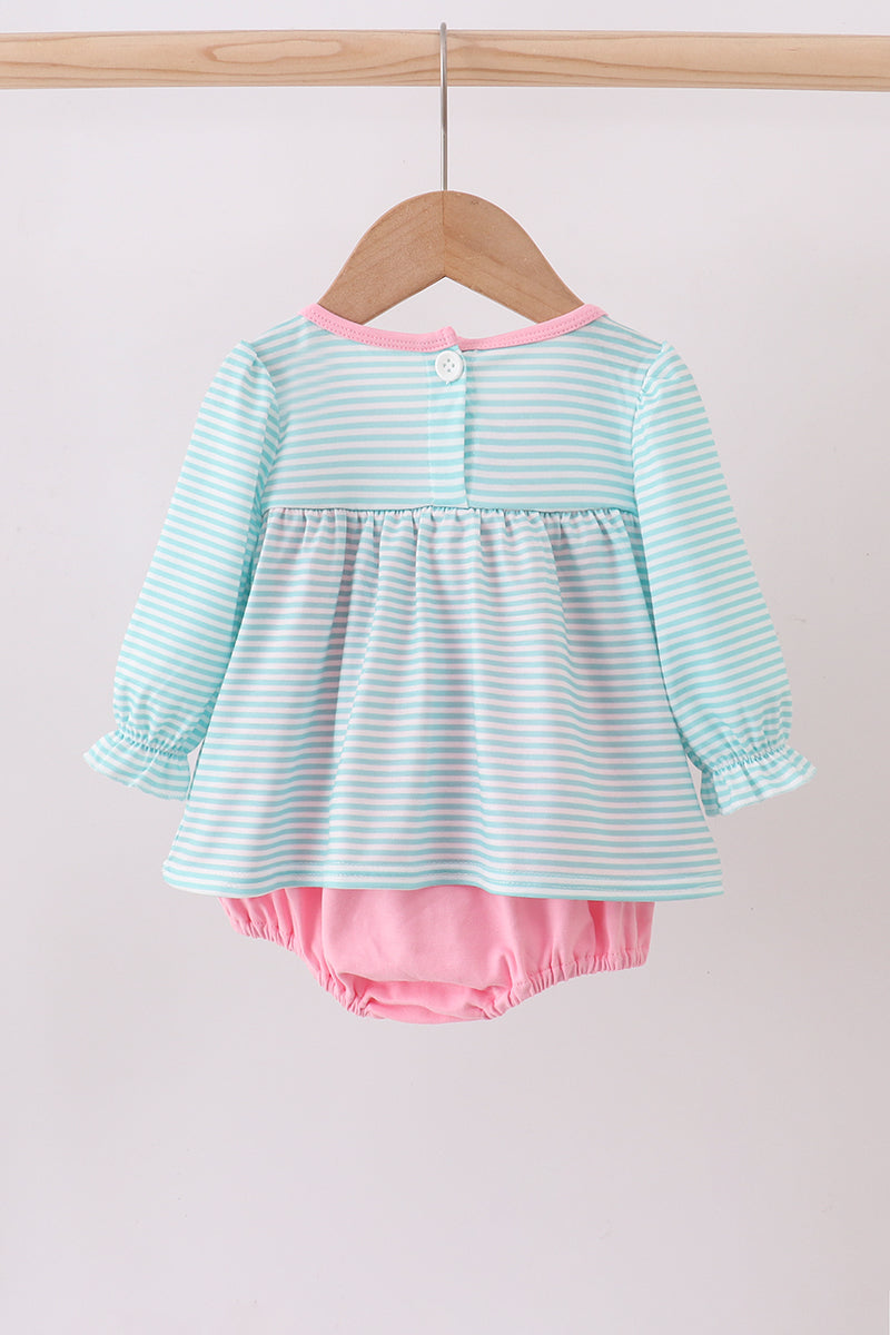 Blue character embroidery ruffle bubble