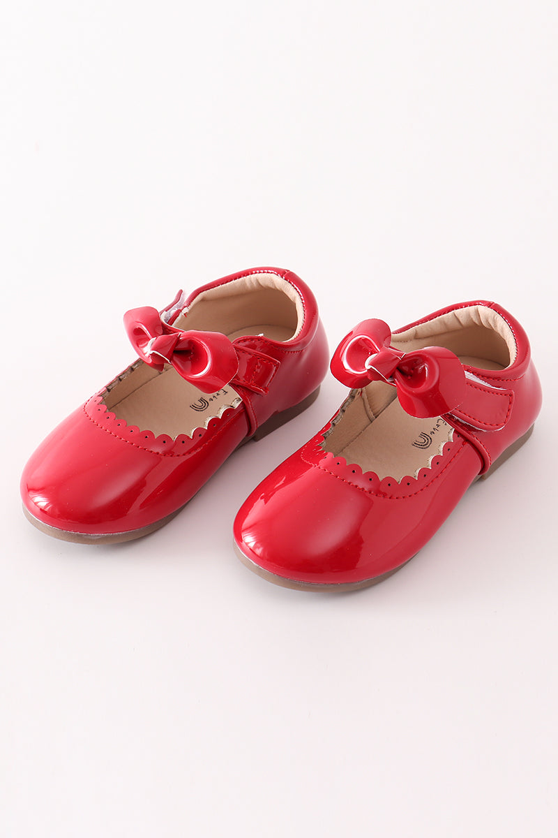 Red bow mary jane shoes